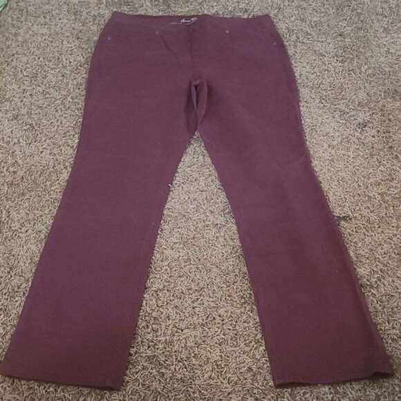Gloria Vanderbilt Avery Straight Leg Purple Slimming Size 12 Pull On Jeans - Picture 1 of 7